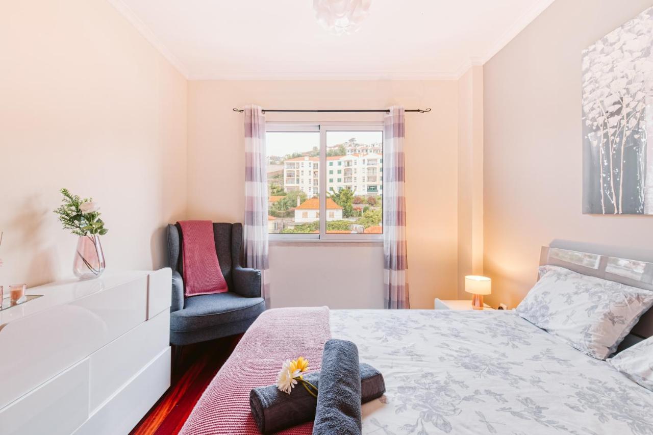 Vip VI - Sea View Apartment Caniço Eksteriør bilde