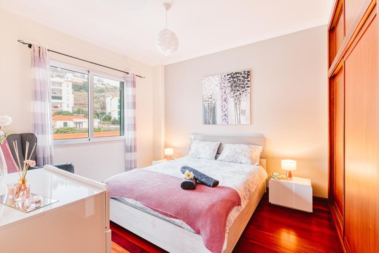 Vip VI - Sea View Apartment Caniço Eksteriør bilde