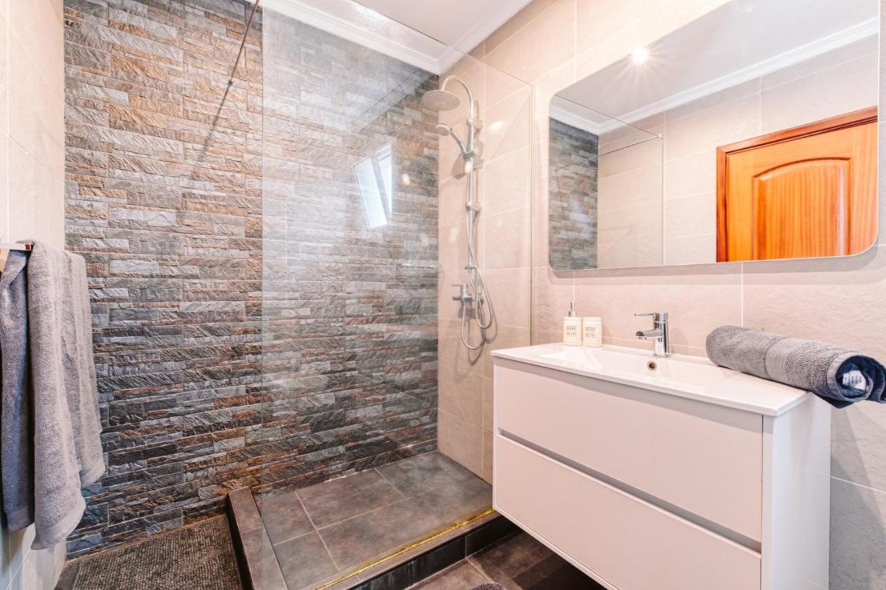 Vip VI - Sea View Apartment Caniço Eksteriør bilde